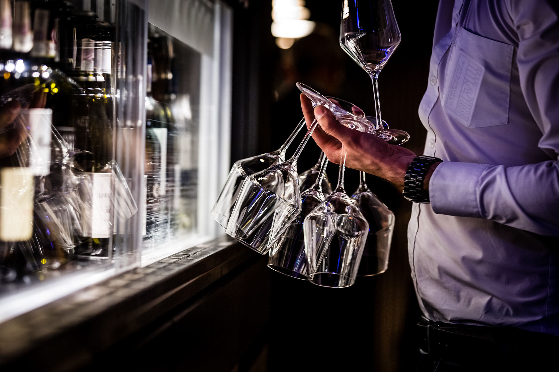 Wino na Kieliszki自助式酒吧全案设计